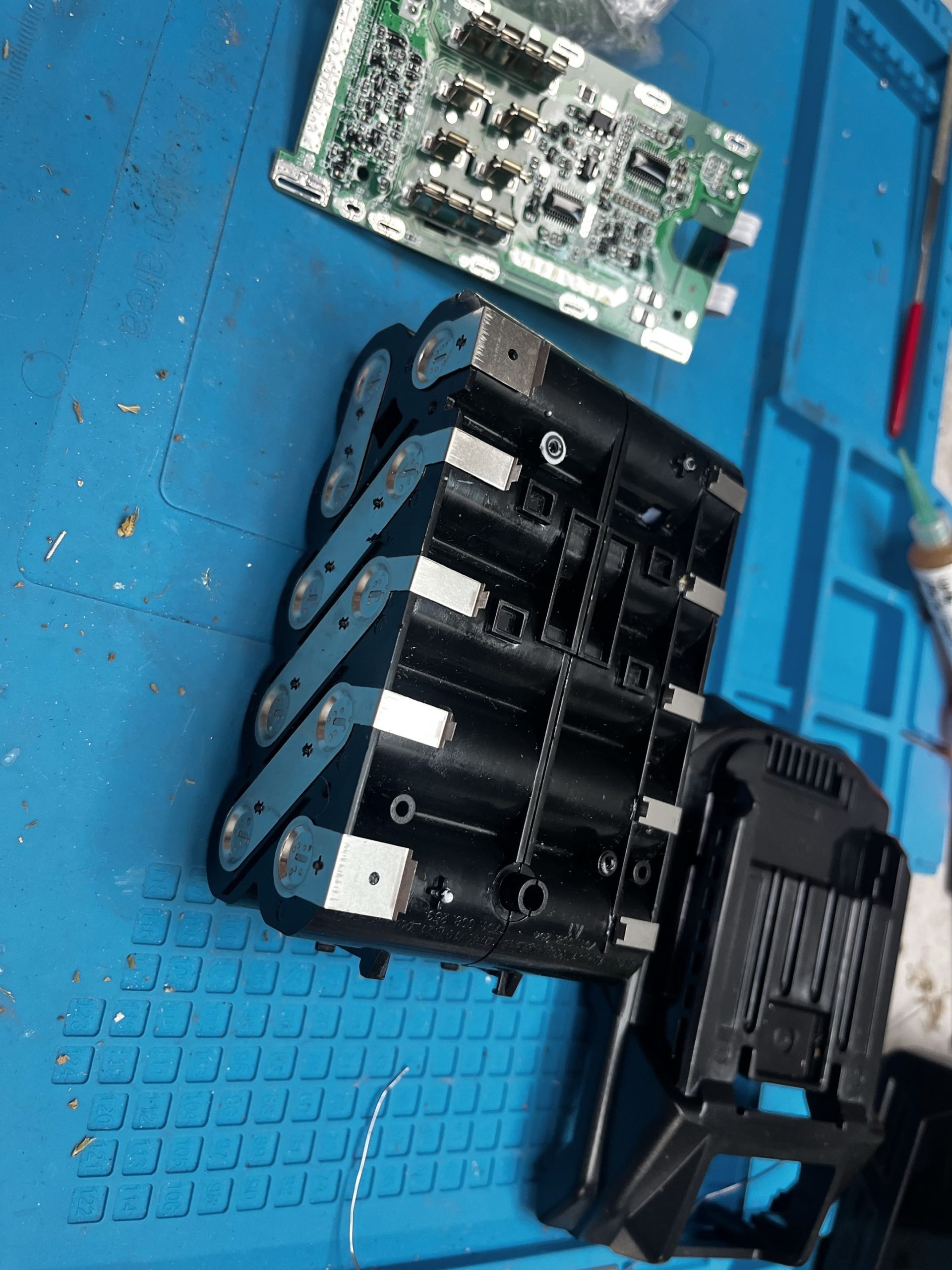 Makita 40V XGT battery build parts - cell pack, BMS board, and shell